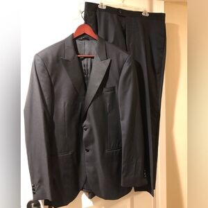 Like New Joseph Abboud black tuxedo suit jacket 44L and pants 40x28